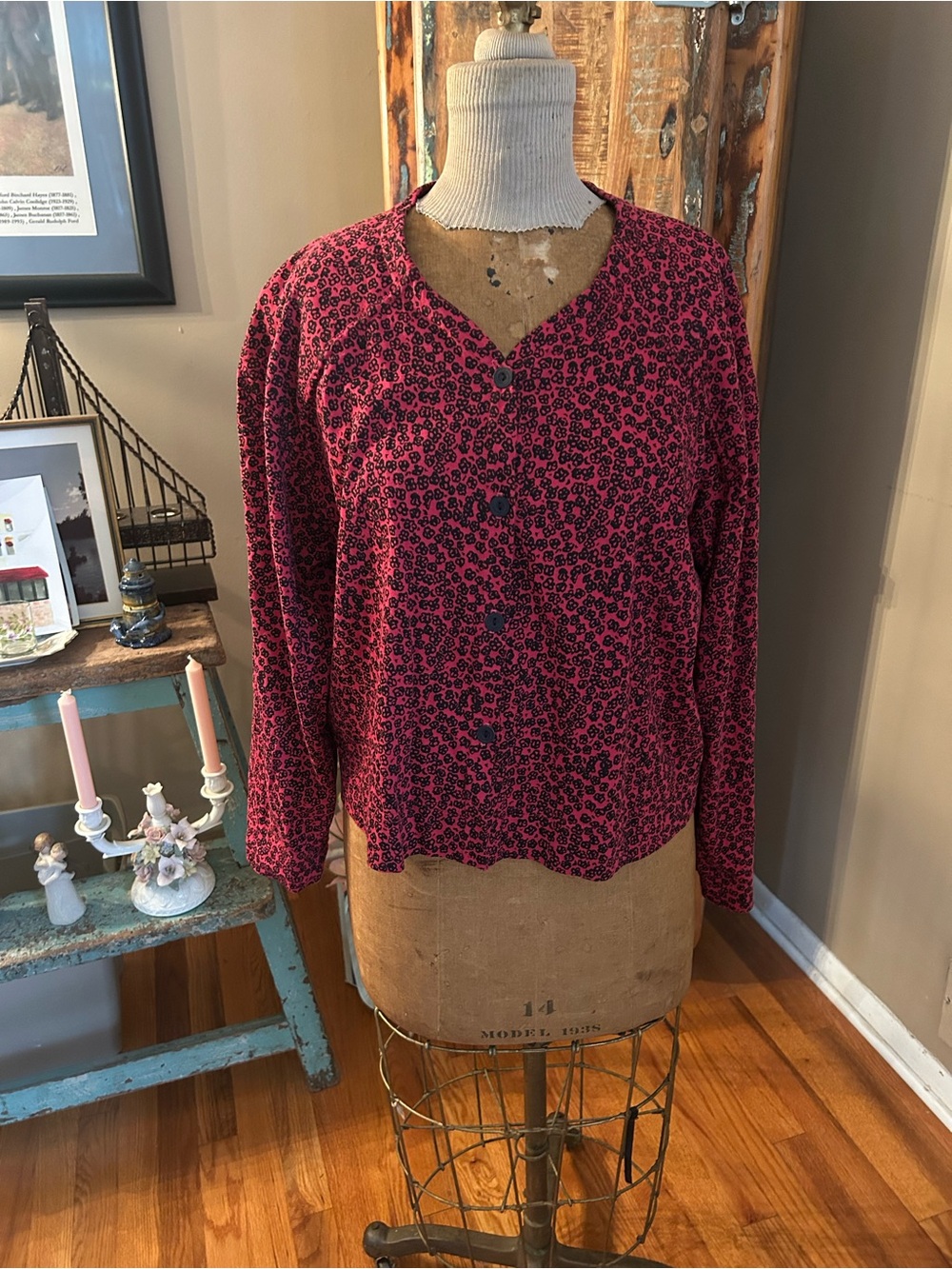 Vintage Y2K Max Studio Magenta Pink and Black Floral Button-Front Shirt | 12-14